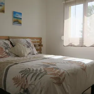 Chaleureux Et élégant En Résidence. Apartamento Labastidette